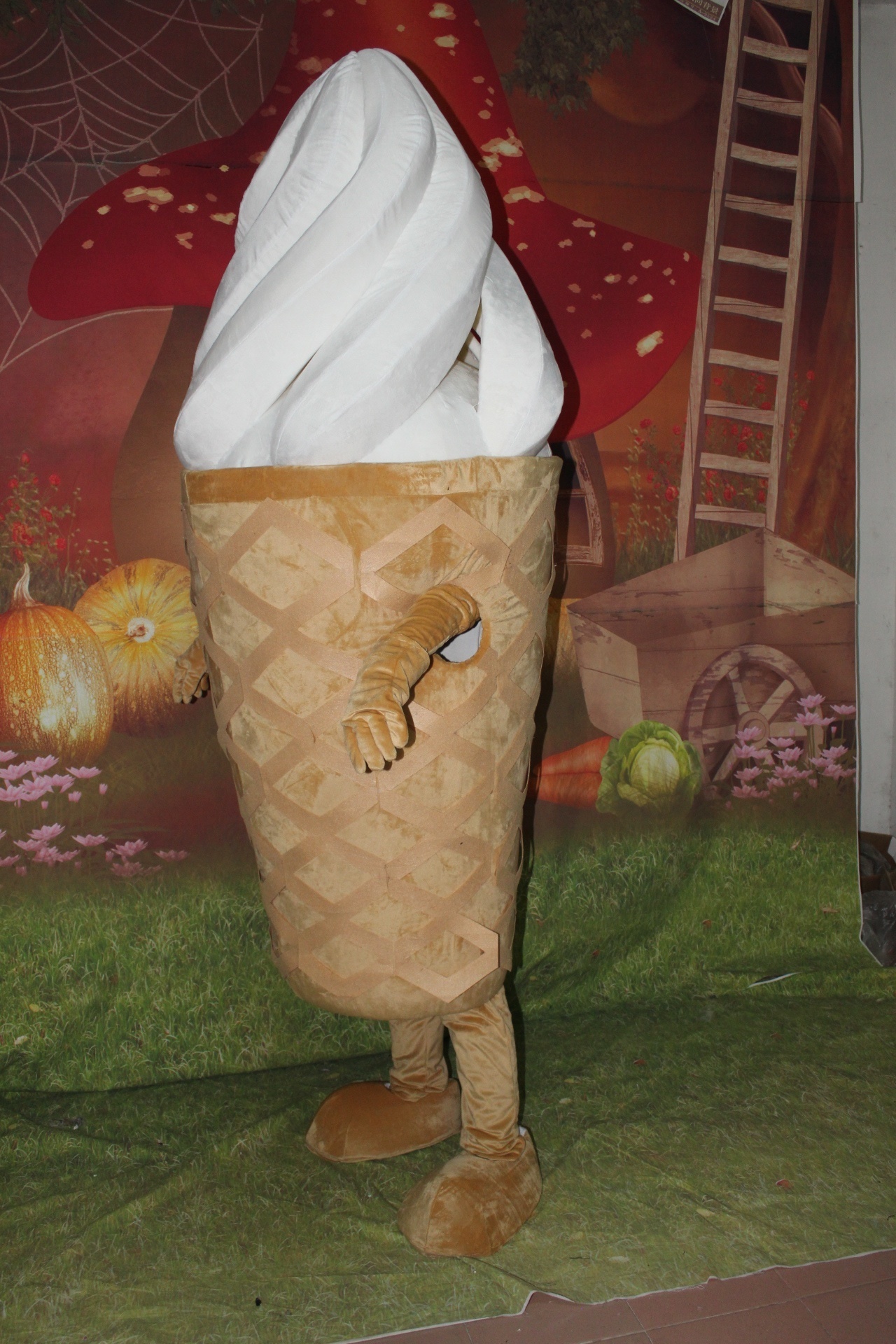 Enjoyment CE brown and white ice-cream mascot costume used mascot costumes for sale