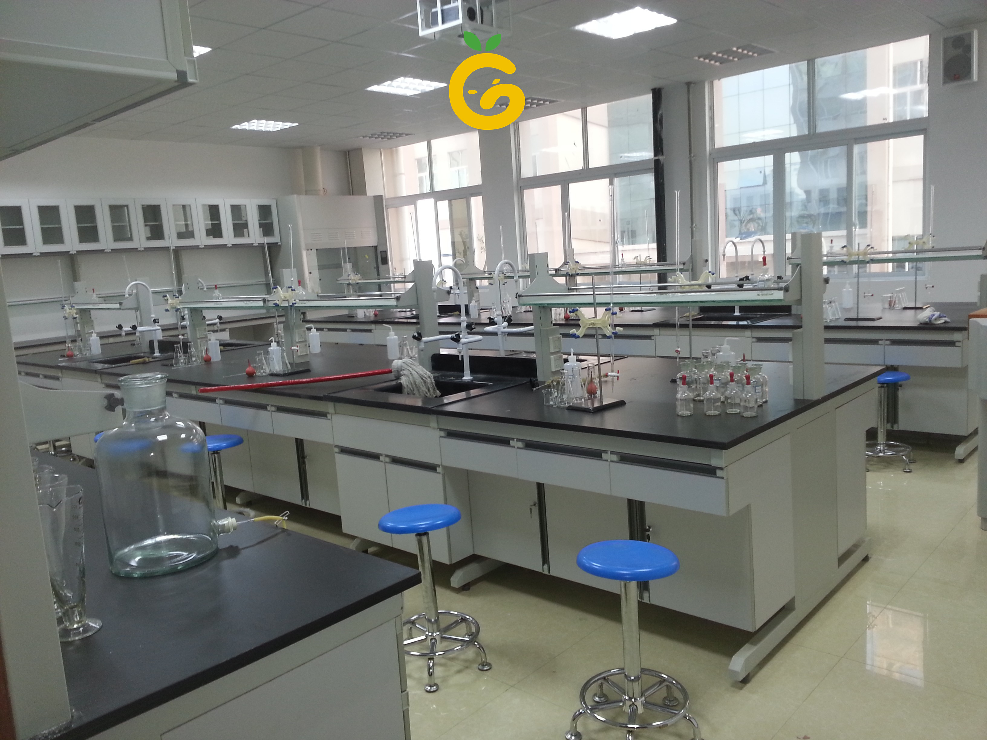 Factory Direct Price Science Lab Workstations Laboratory Equipment with Drawing Wet H-frame PP Laboratory Bench Customized