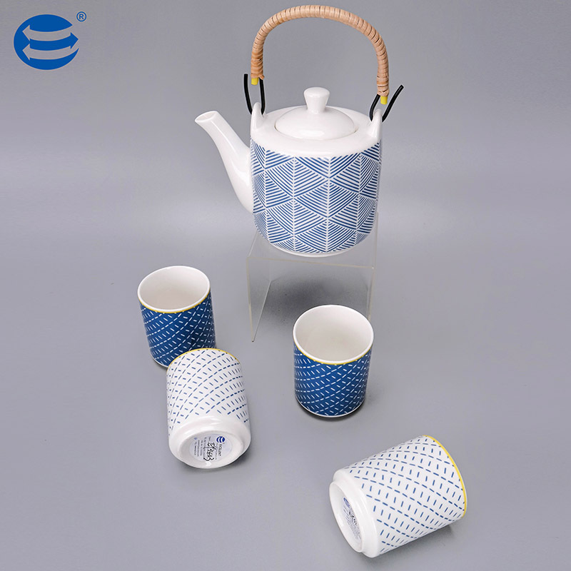 Excellent custom  eco-friendly  Japan style ceramic tea&coffee new bone china 600cc porcelain tea pot  with logo