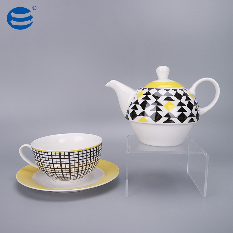 High quality ceramic teapot for one modern design yellow black teapot and cup in one for hotel restaurant use tea sets