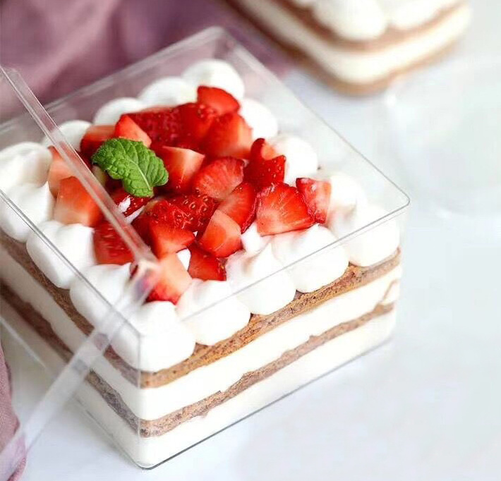 Wholesale transparent square PS plastic tiramisu dessert container pastry packaging box