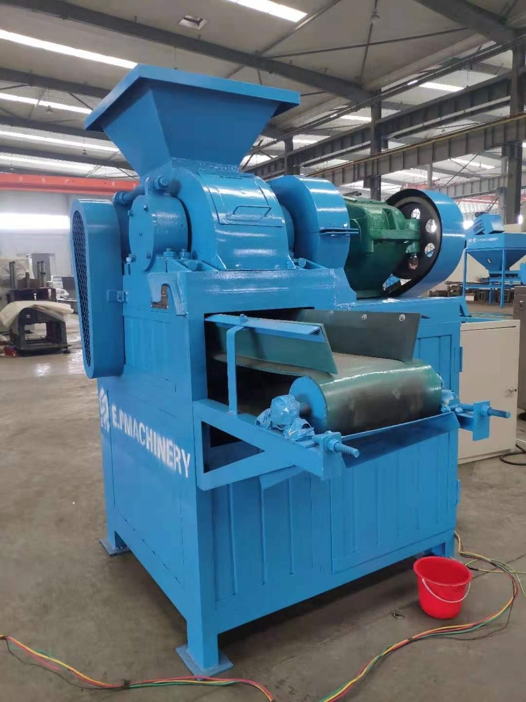 E.P Factory Customize High Efficiency Friendly-Environment Professional Pressing Coconut Shell BBQ Coal Ball Press Machine