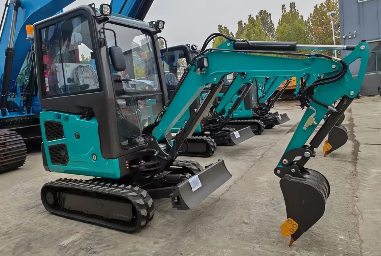 The best-selling mini 1Ton 1.5Ton 1.8Ton excavator small digger are used to loosen soil and dig trenches in farms for sale