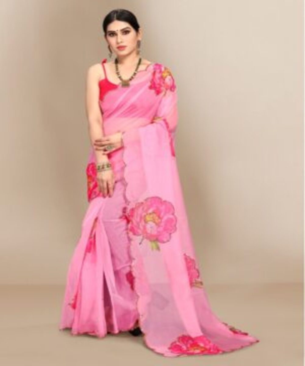 Wholesale Bollywood Manufacturing Sarees: Supplying Surat Boutique Shop Manufacturer Women Store Demands