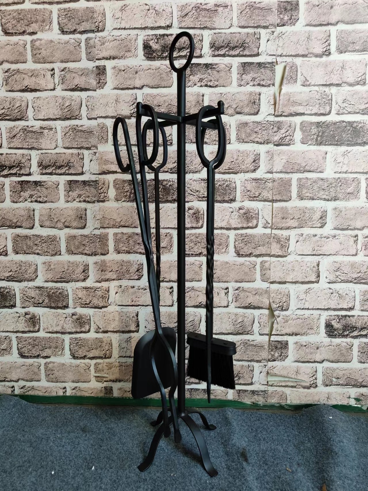 Modern Fireplace Accessories Kit Fire Pit Tool 5pcs Chimney Steel Iron Black Powder Coating Metal Stand Fireplace Tools Set