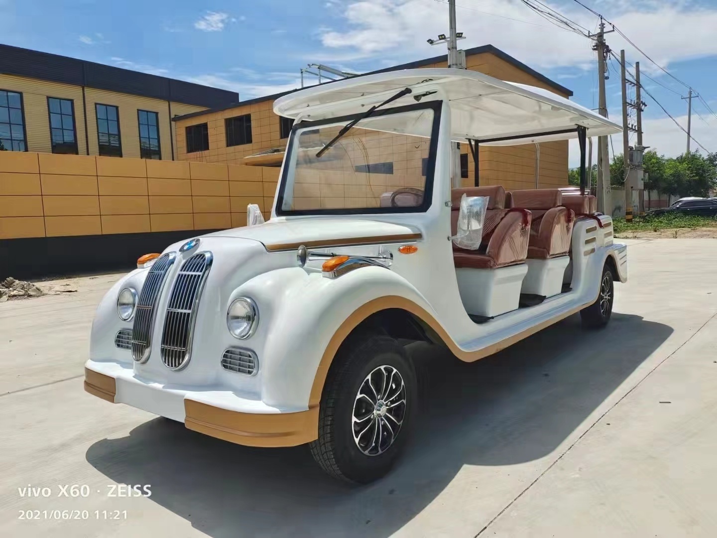 Street Legal Old Retro Golf Cart Buggy Antique Sightseeing Electric Vintage Classic Car For Adults Sale new energy ev car