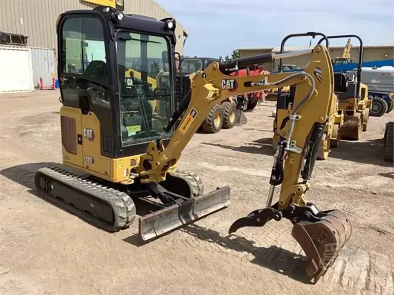 Original used Japan CAT MINI crawler digger price 302C 2 ton excavator Caterpillar compact excavator CAT 302C