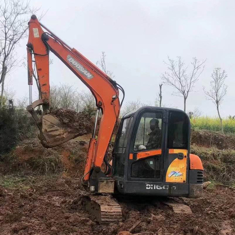 Used Doosan DH60 Digger Cheap Sale DH60-7 DH55 DH80 Used Crawler Excavator available, Secondhand Doosan DH60-7 Excavator