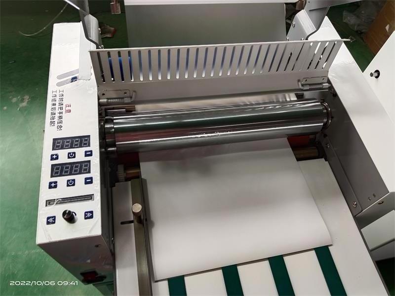 Manufacturer Price Semi-automatic Heavy Duty A3 Automatic Film Laminating Machine With Aluminum Profile