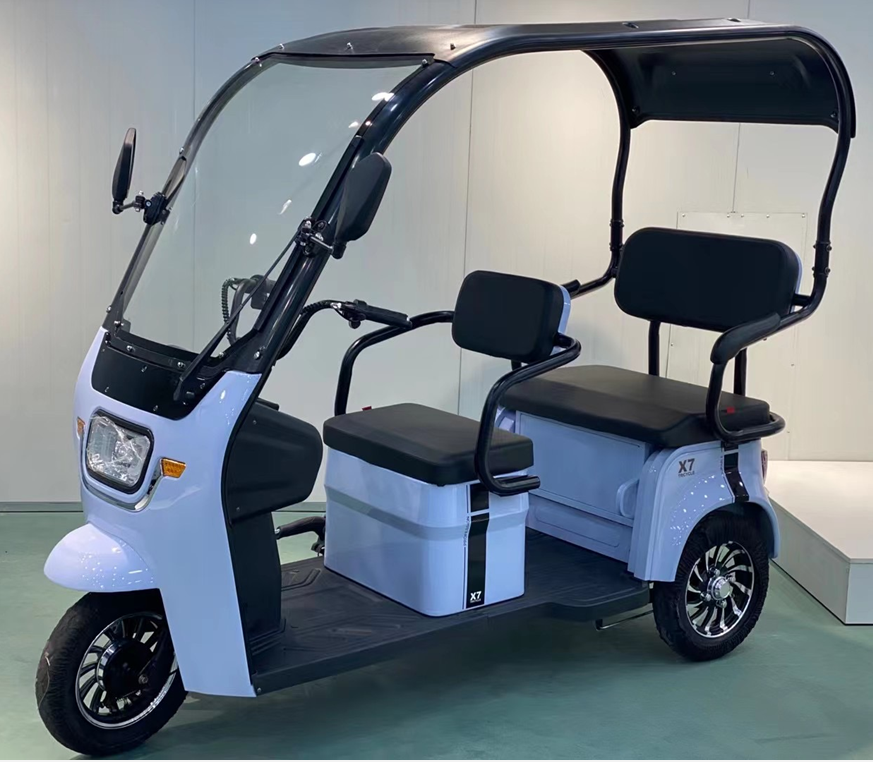 China best 3 seat electric scooter electric motorcycle with roof for sale