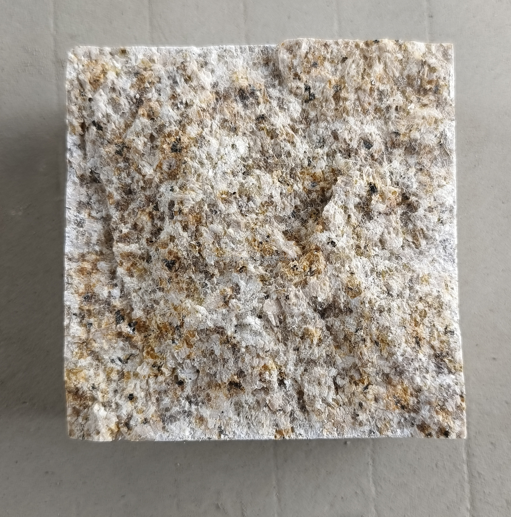 Cheap outdoor split face stone tile,yellow granite paver stone 10x20cm,natural split granite cobblestone 10x10cm