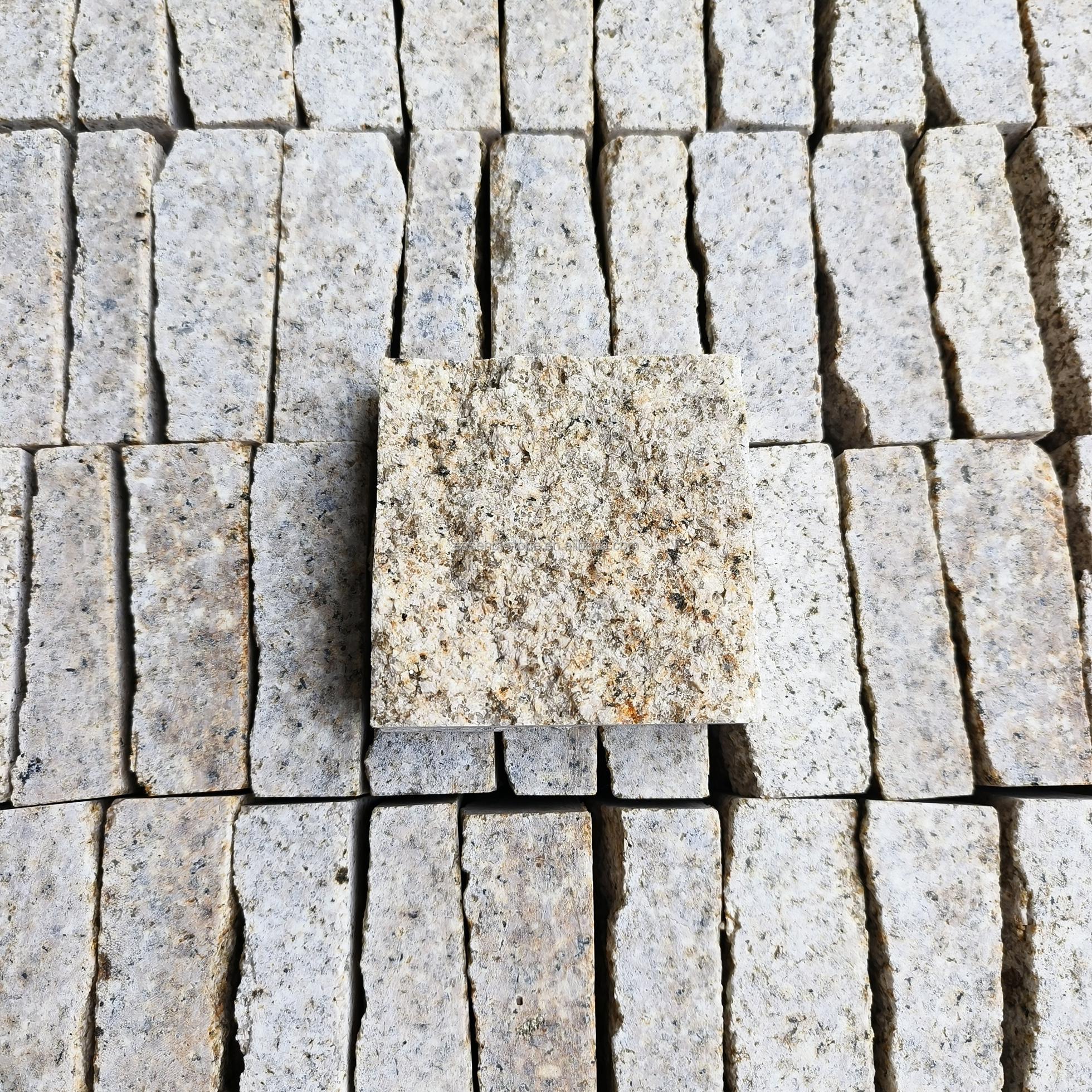 Cheap outdoor split face stone tile,yellow granite paver stone 10x20cm,natural split granite cobblestone 10x10cm