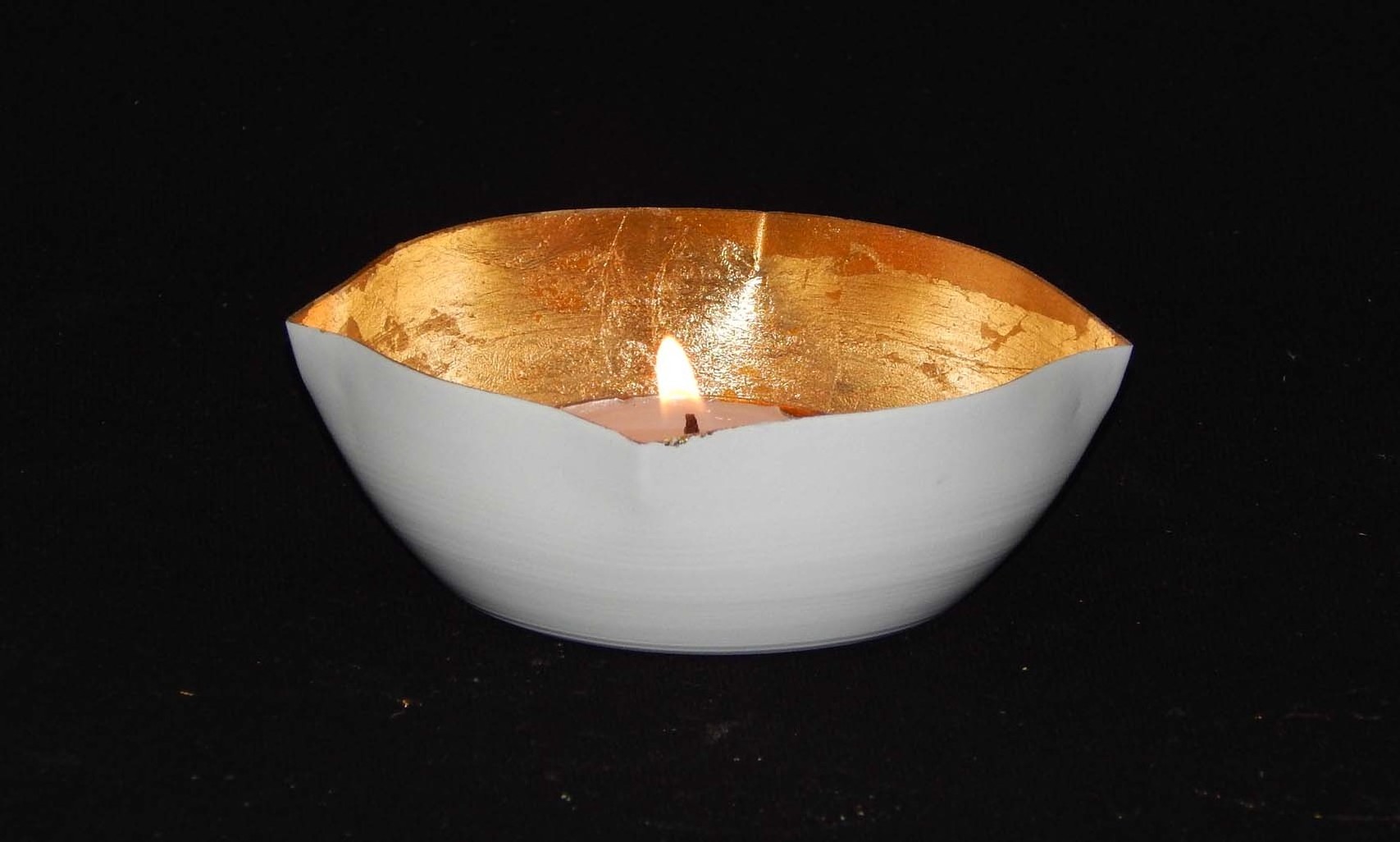 High Quality Handmade Customized White & Golden Metal votive candle holder for wedding and home decor At Low Price