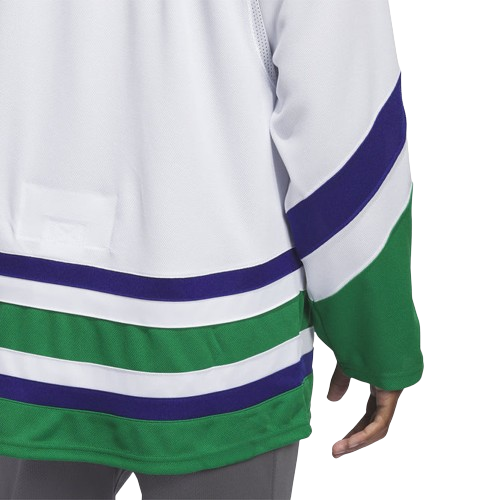 Custom Wholesale Team Sublimated European Men's Ice Hockey Uniforms Cheap Automated Cutting Jerseys with Heat-Transfer Printing