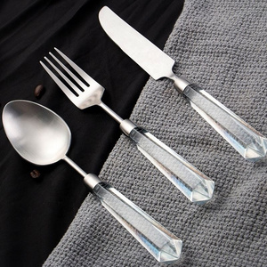 Acrylic Diamond Design Transparent Handle Cutlery Set Eating Utensils 18/8 Stainless Steel Flatware for Wedding Party Rental