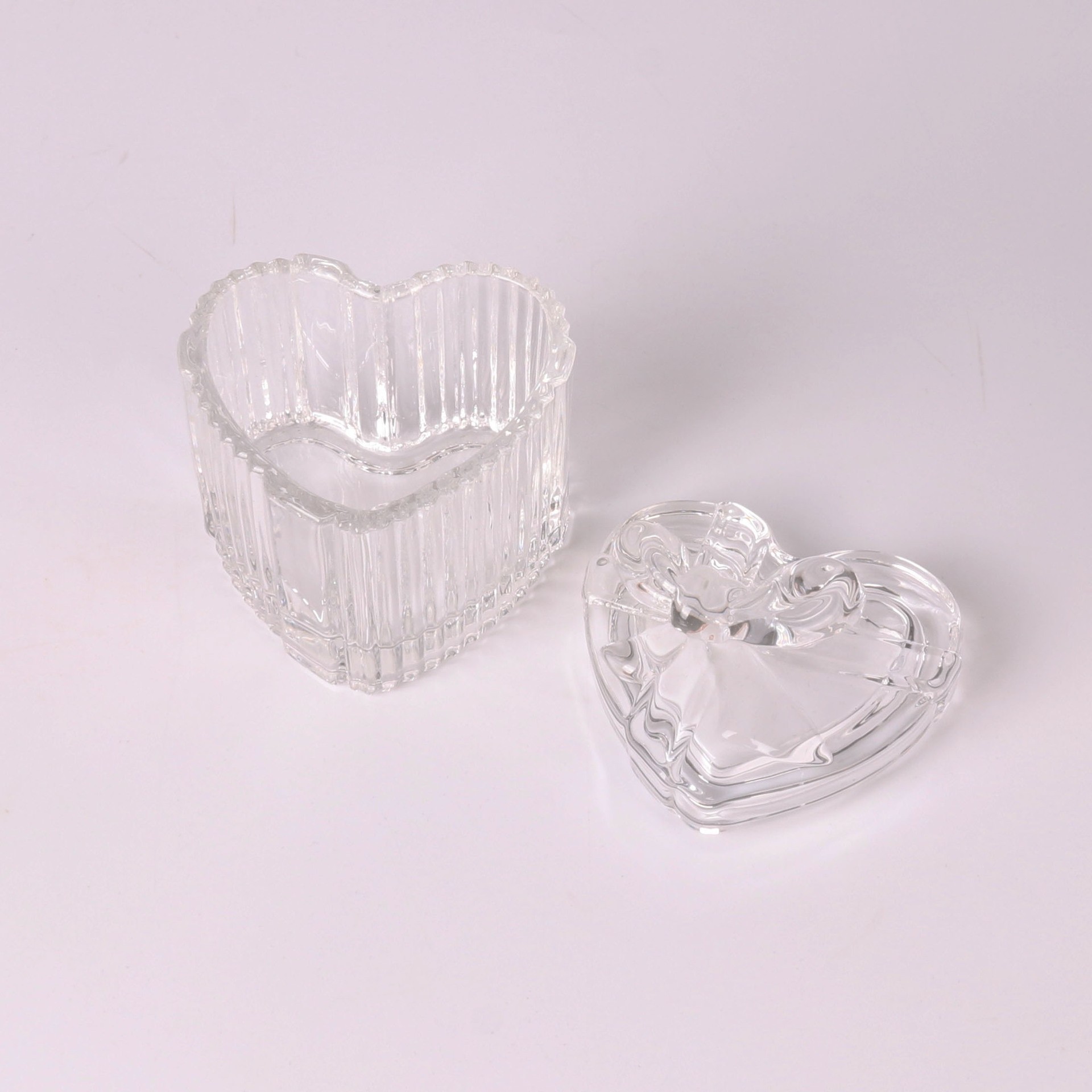 Small Pink Empty Glass Heart Shaped Candle Jars with Lid Clear Votive Holders for Weddings