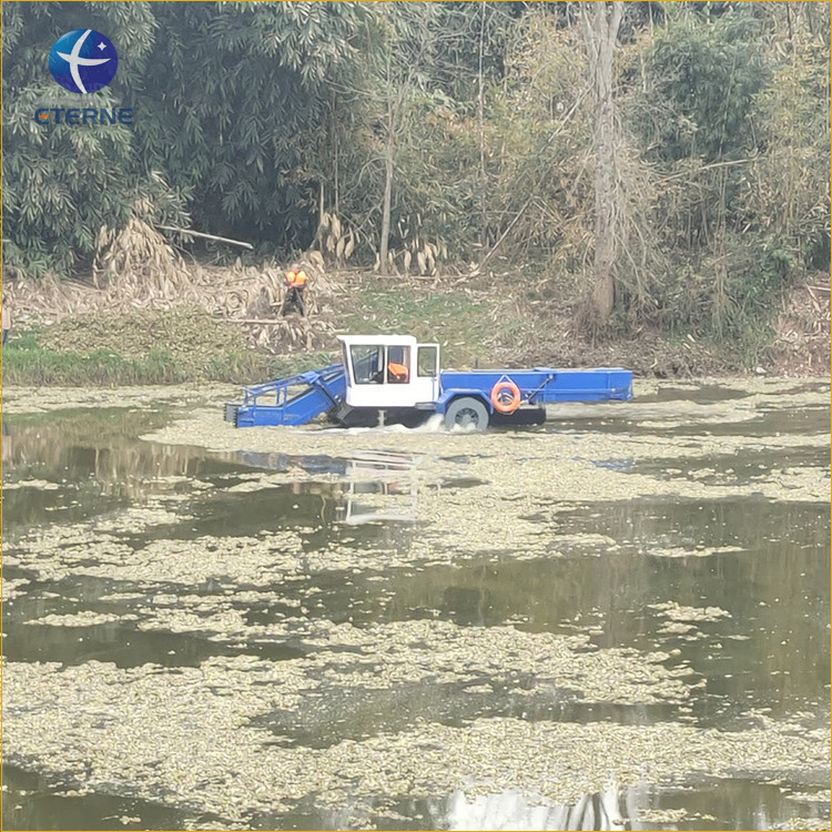 Seaweed Removal Boat Controlling Lake Weeds Cleaning River Machine