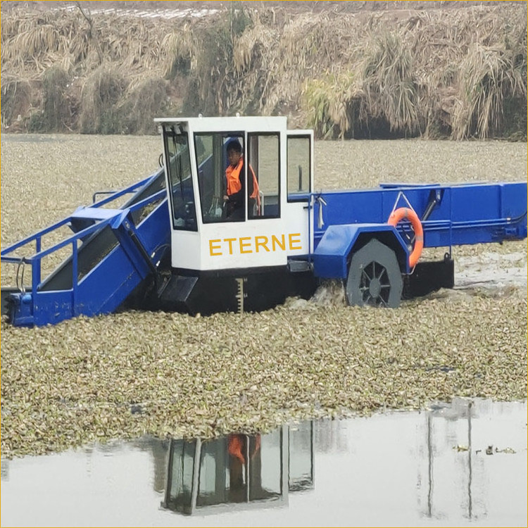 Seaweed Removal Boat Controlling Lake Weeds Cleaning River Machine