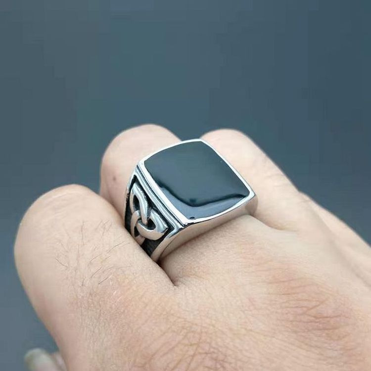 Fashion Wholesale Custom Vintage Square Round Design Engraved 18K Gold Plated Stainless Steel Finger Signet Ring For Men