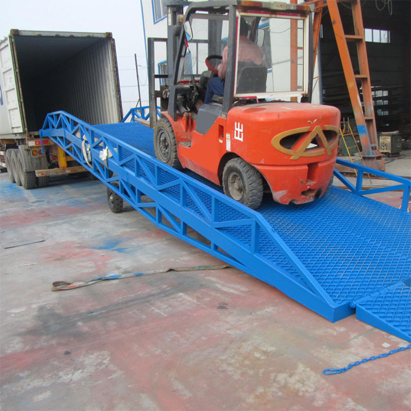 Ce Approved China Supplier 6 ton 10 ton 12 ton 15 ton Mobile Hydraulic Load Dock Forklift Yard Container Ramp for Sale