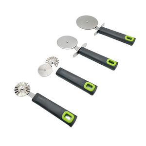 high quality kitchen accessories pizza tools stainless steel  round pizza cutter and wheels with plastic handle