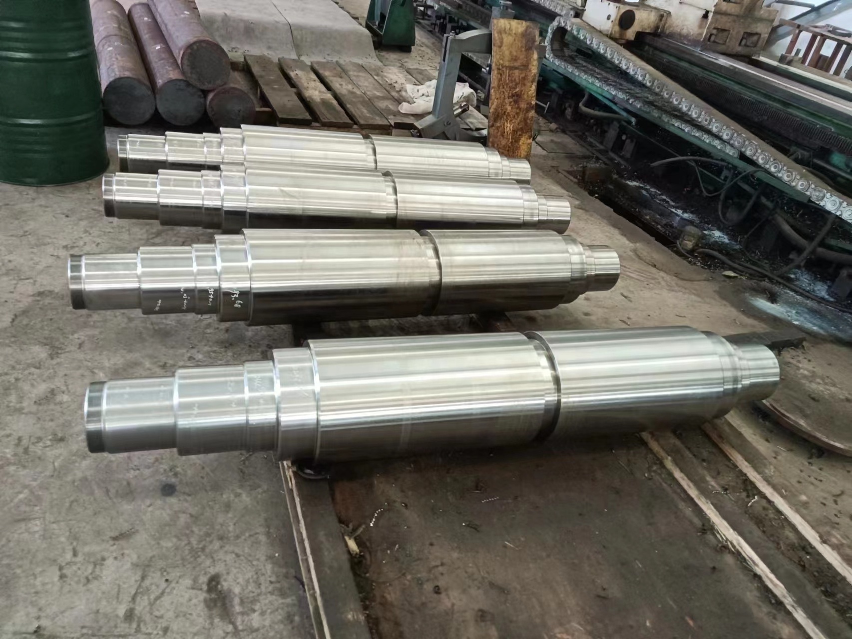 High quality large shaft forging large long shaft