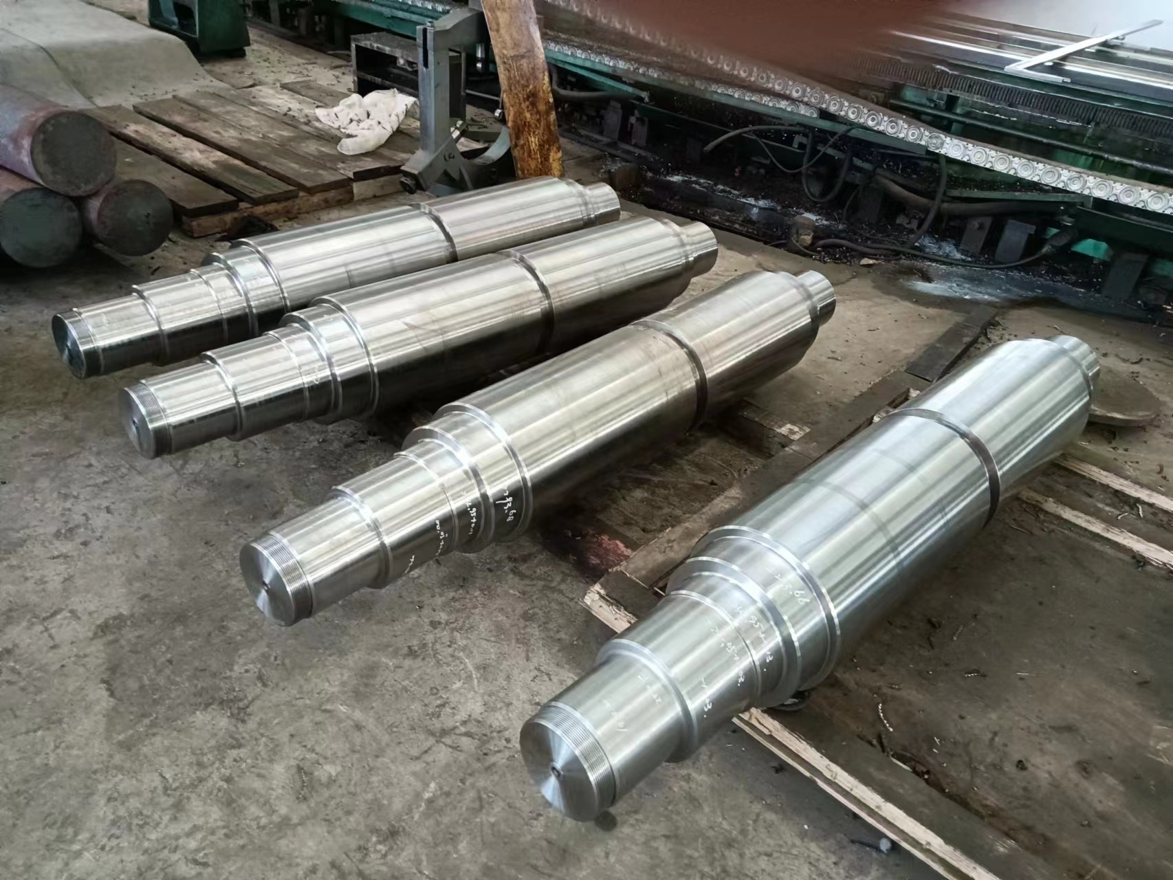 High quality large shaft forging large long shaft