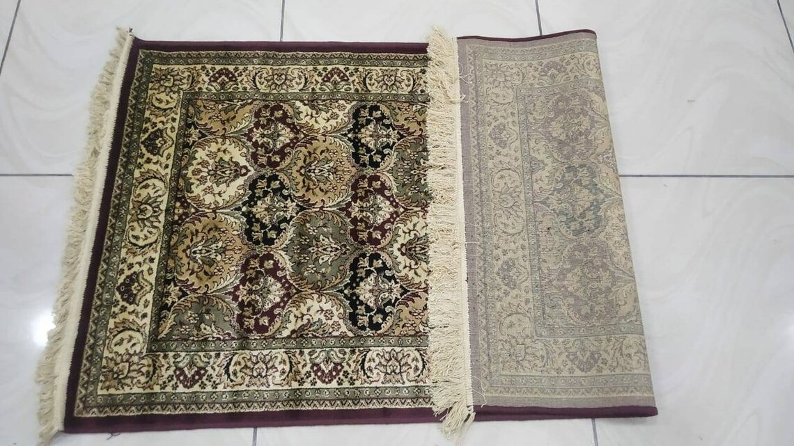 Wholesale Factory Price Cotton on Silk Embroidered Pattern Rug for Mosque Use from Indian Manufacturer and Supplier