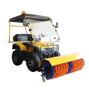 The riding four-wheel snow sweeper, gasoline roller brush snow sweeper