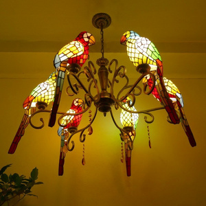 European Retro Creative Parrot Lamp Restaurant Parrot Chandelier Stained Glass Home Decoration Tiffany Chandelier