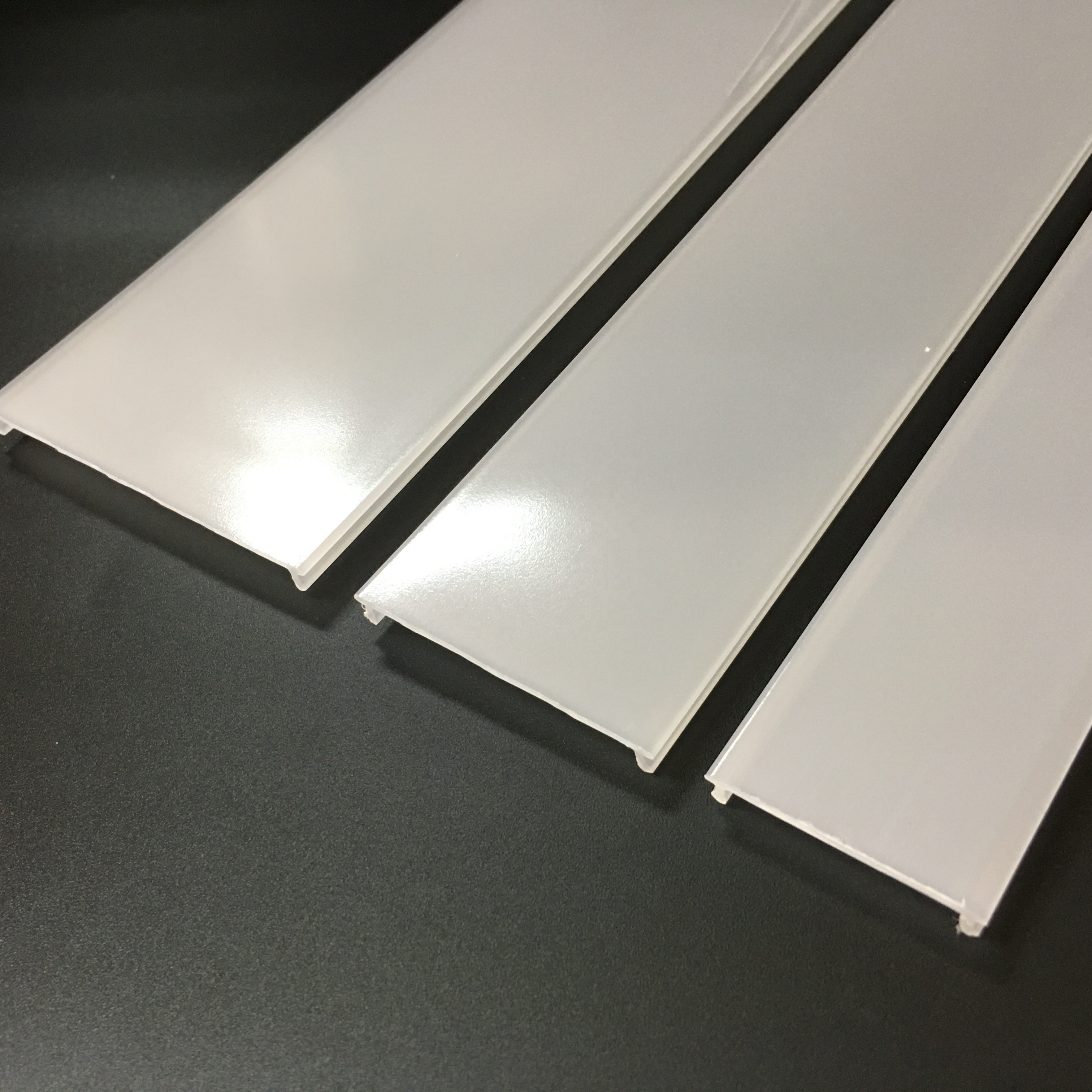 custom plastic extrusion led light diffuser for tube lamp linear strip square cover made of milky white black polycarbonate pc