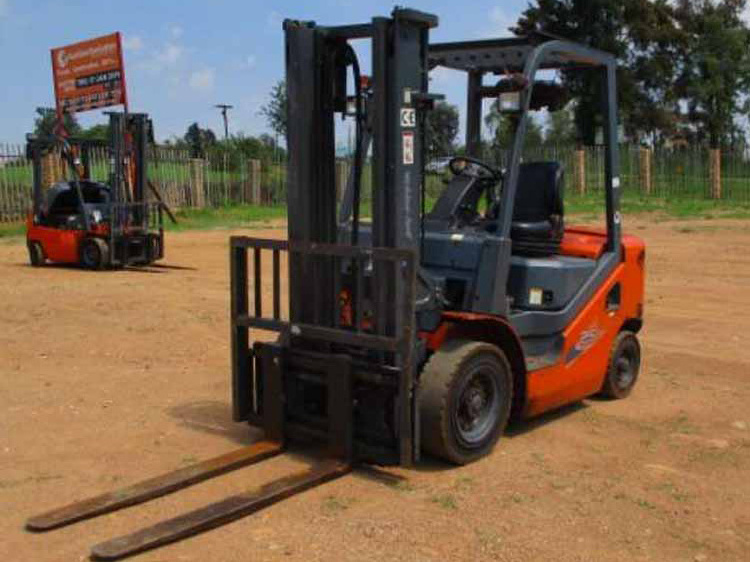 13.5 Ton HELI Diesel Forklift Truck CPCD120-WX-06III Counterbalance Forklift with 3 Meters Lifting Height