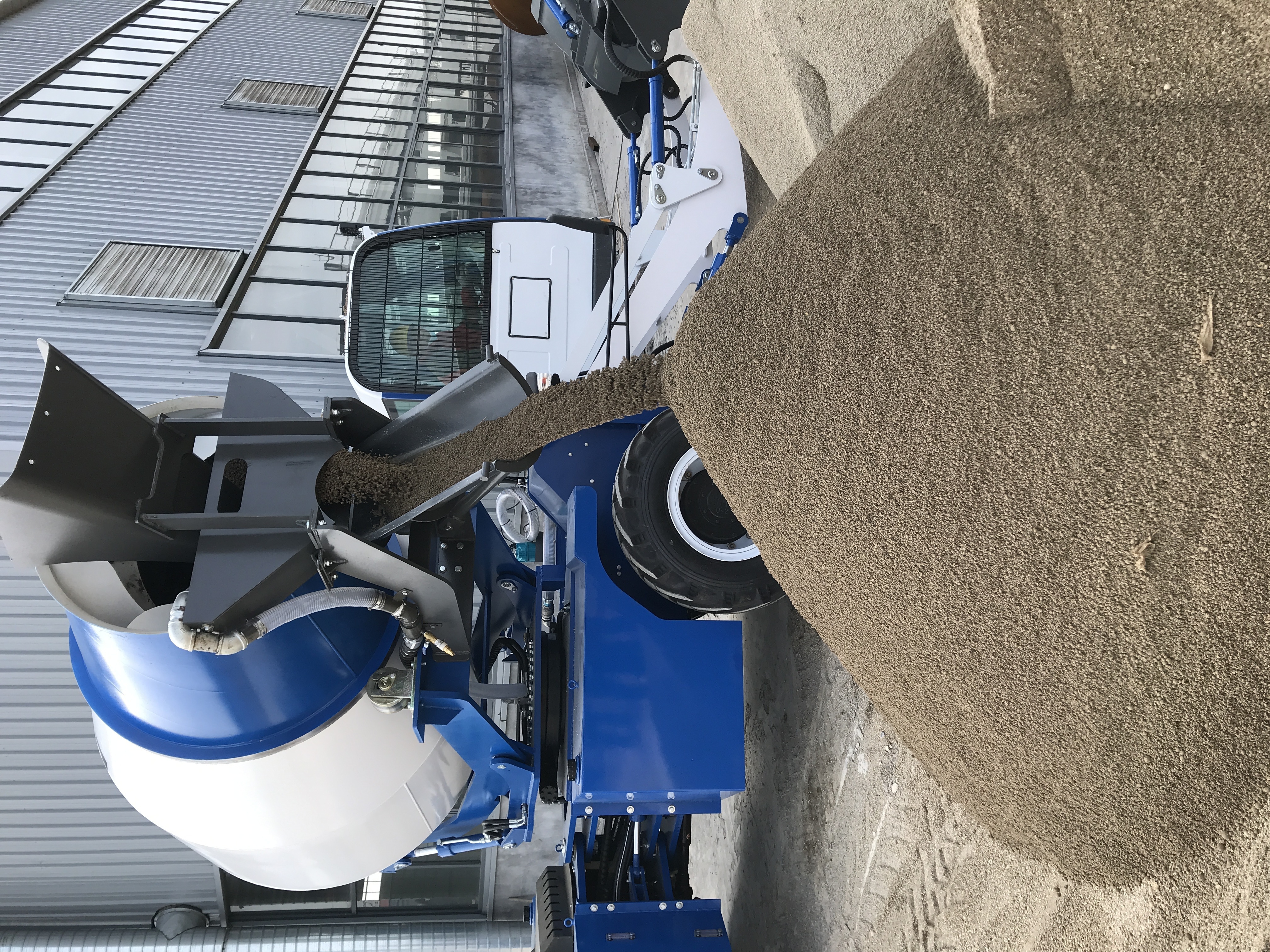 Factory Price Concrete Mixer Machine Self Loading Concrete Mixer