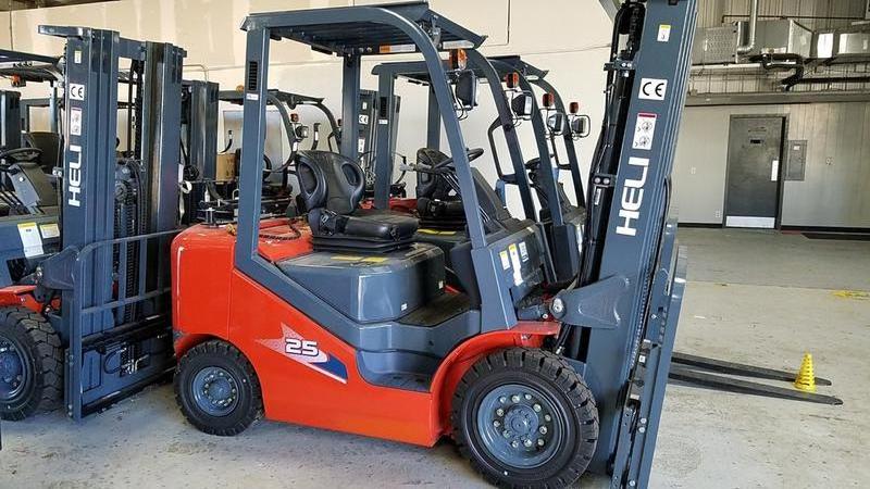 HELI 7 ton LP gas forklift truck CPYD70 with integrated sideshifter