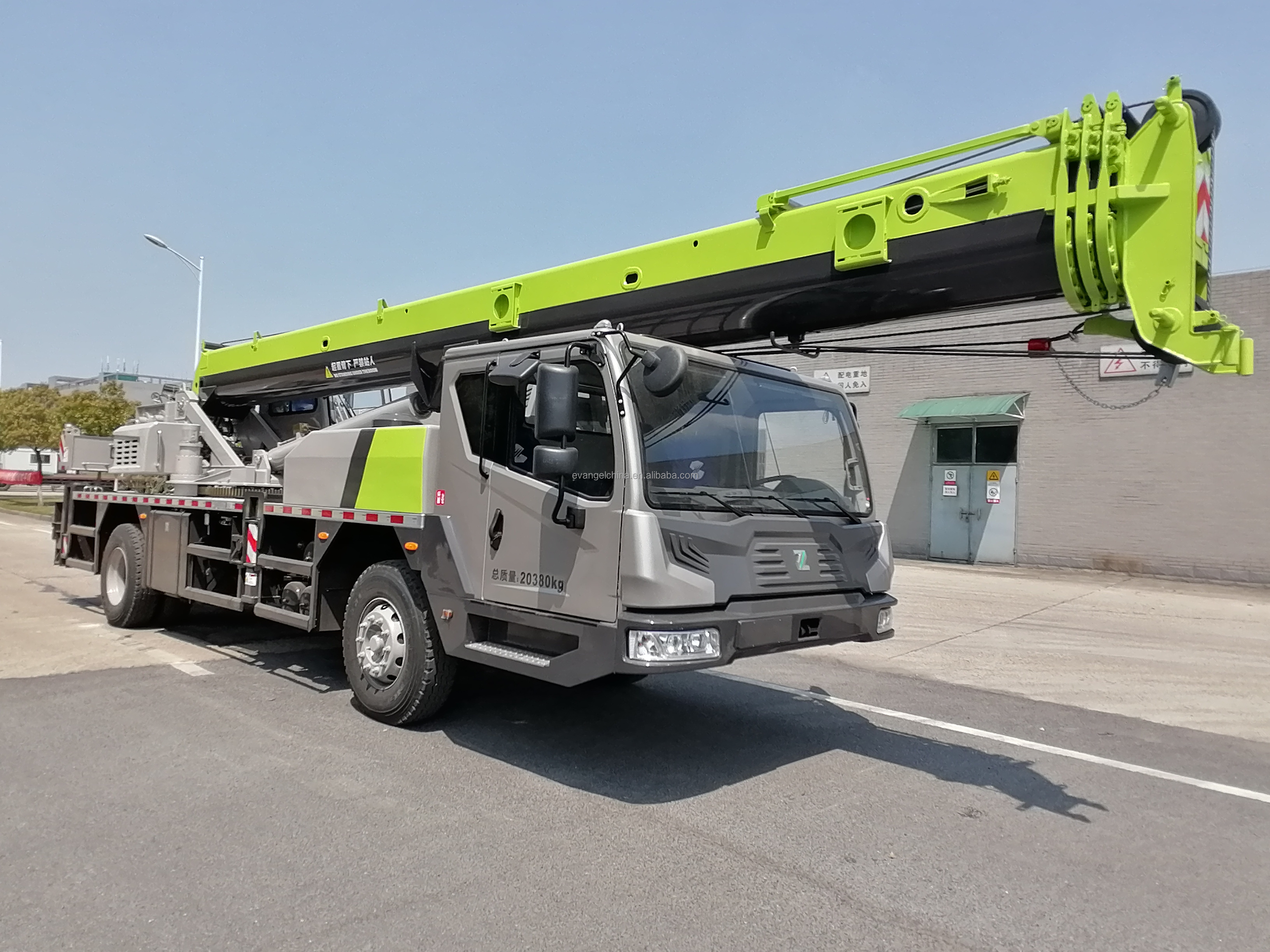 Zoomlion 15 ton crane truck hydra crane price telescopic towable trailer truck mounted crane ZTC160E451