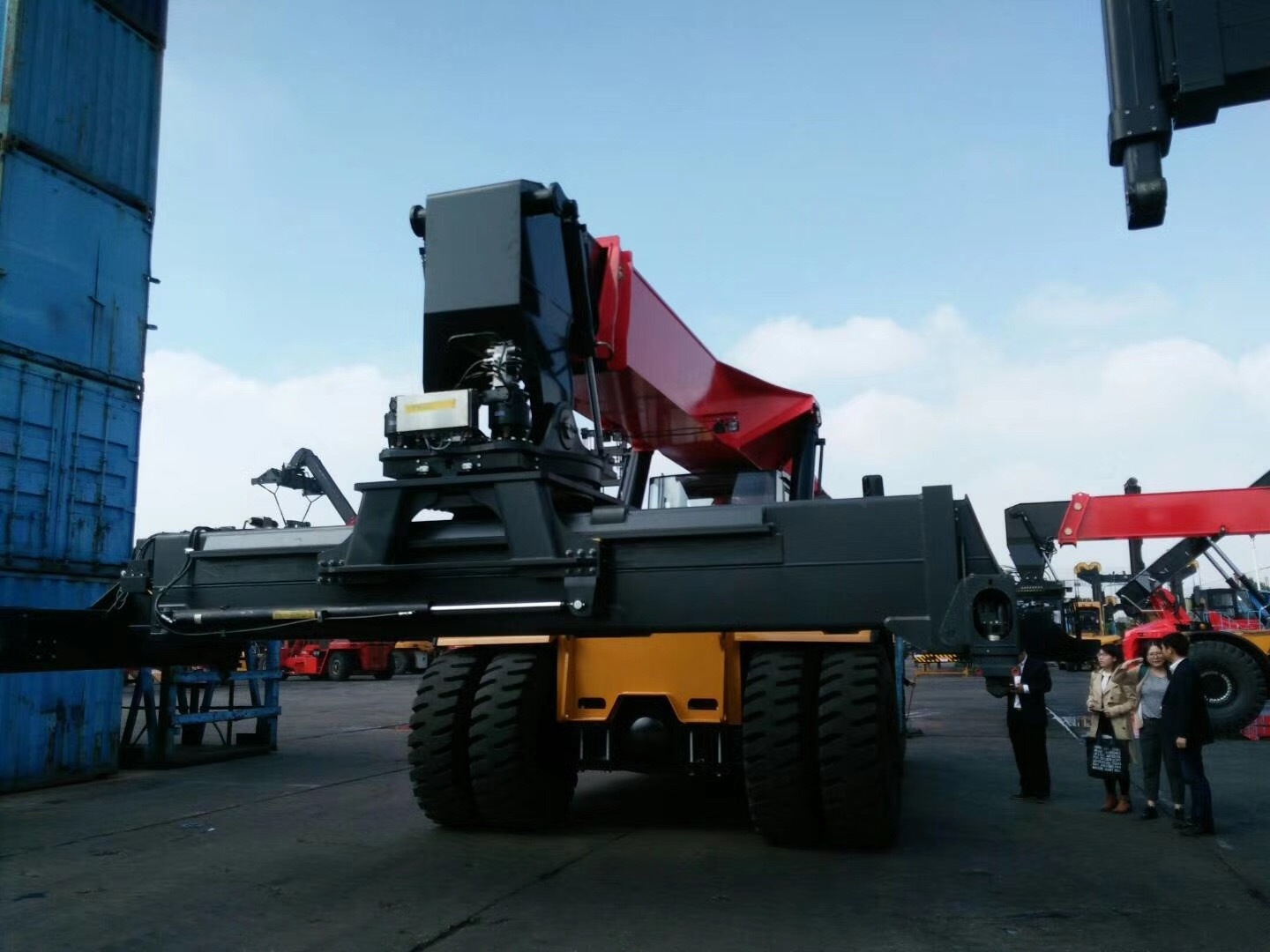 Standard Container Handler 2023 China 45 ton Loaded Container Handler Sale Port Empty Container ...