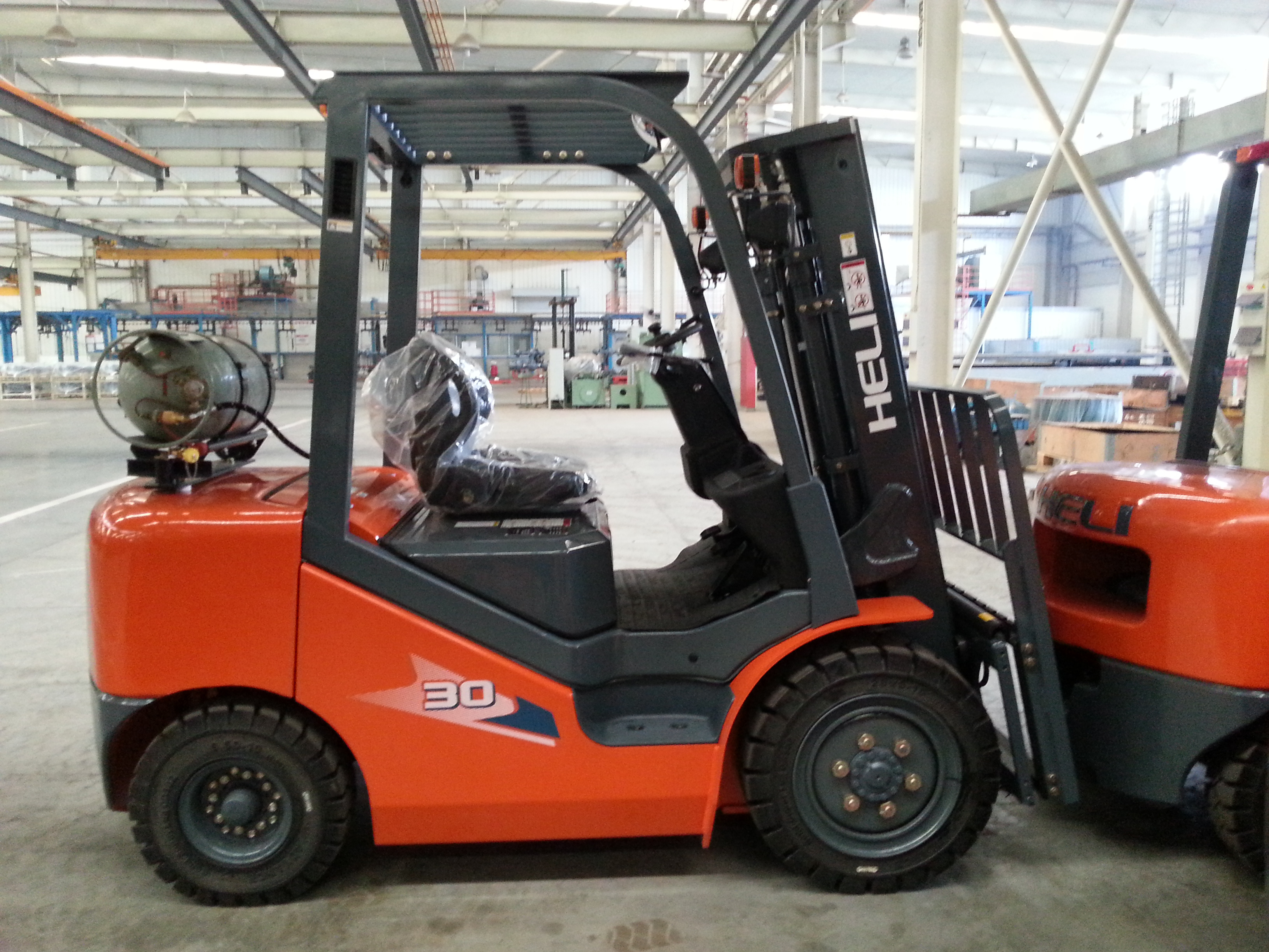 HELI 1.5 ton mini Grua Horquilla Container Fork Lift 20 Ton 25 Ton 30 Ton Big Diesel Forklift With Dual Tires CPCD15