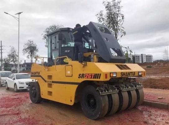 SHANTUI 26ton PNEUMATIC TYRE ROAD ROLLER SR26T for asphalt compacting work