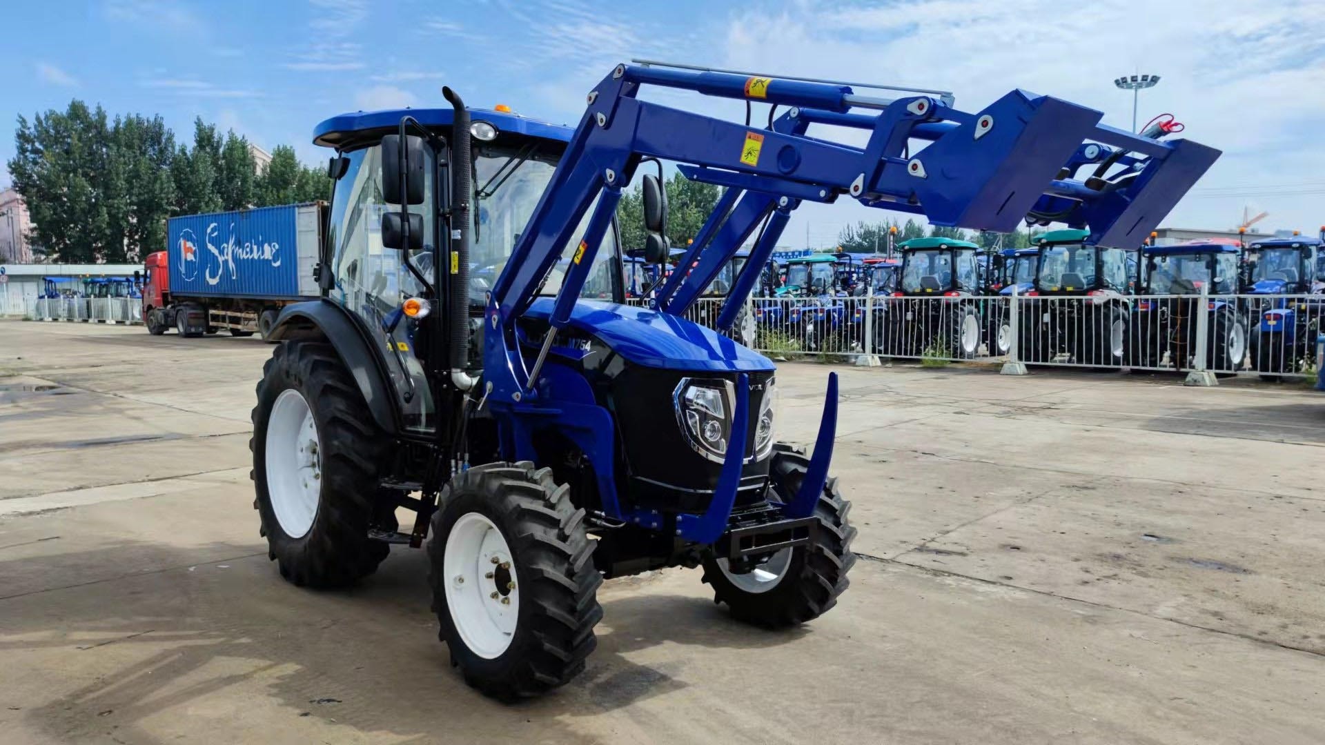 Chinese famous tractor brand 75HP EPA tractor with front loader/pallet fork/function four-in-one bucket