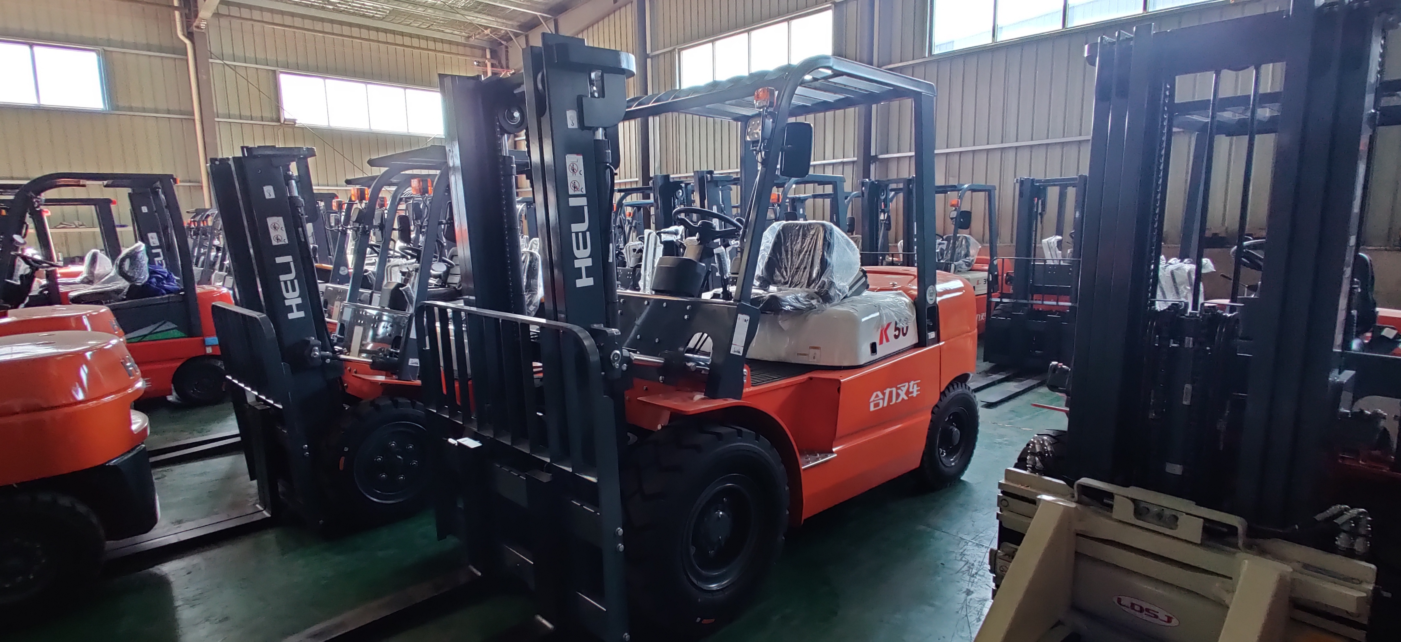 HELI 1.5 ton mini Grua Horquilla Container Fork Lift 20 Ton 25 Ton 30 Ton Big Diesel Forklift With Dual Tires CPCD15