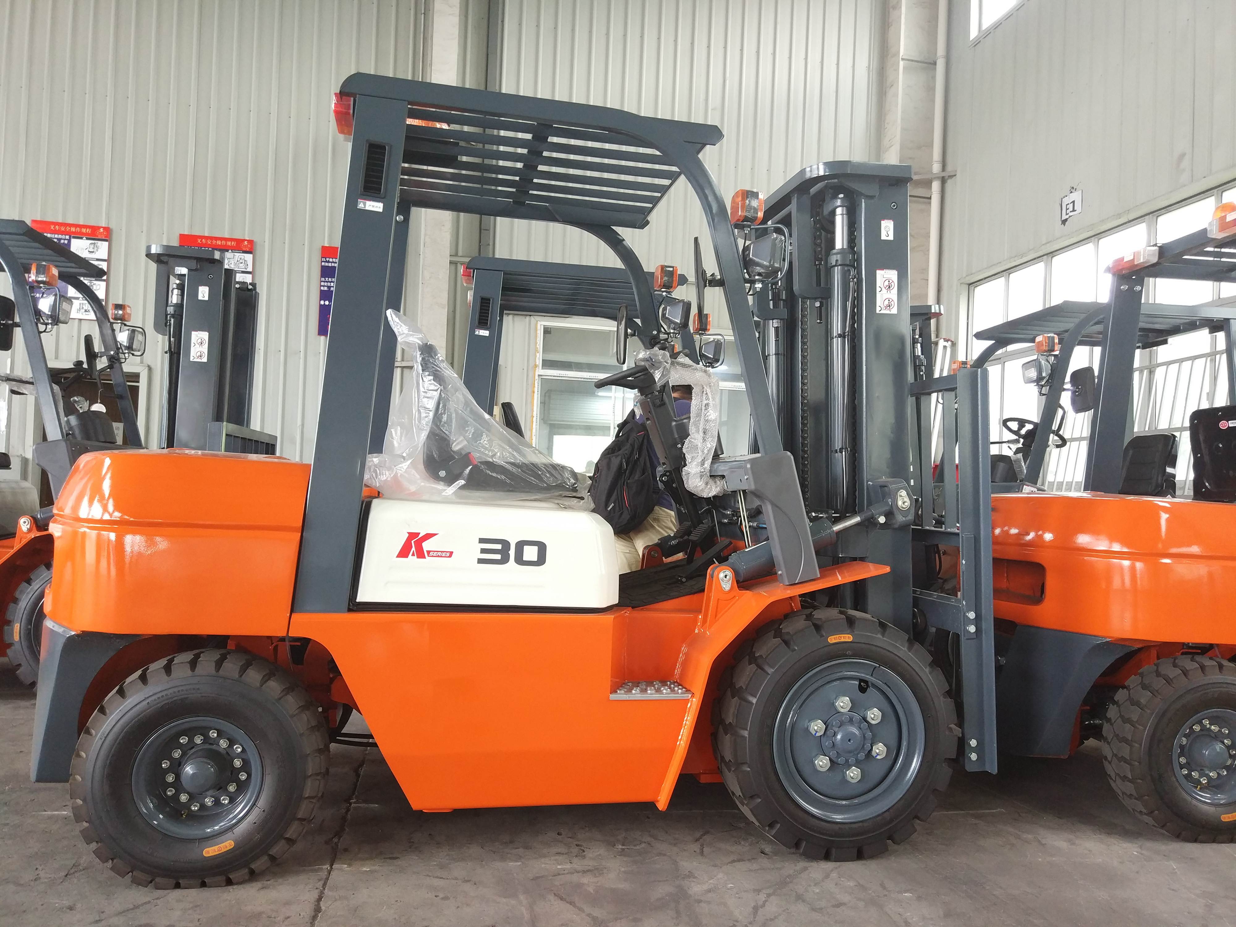 Heli Diesel / Gasoline / LPG Forklift Truck Cpcd30 3 Ton Discount Price China