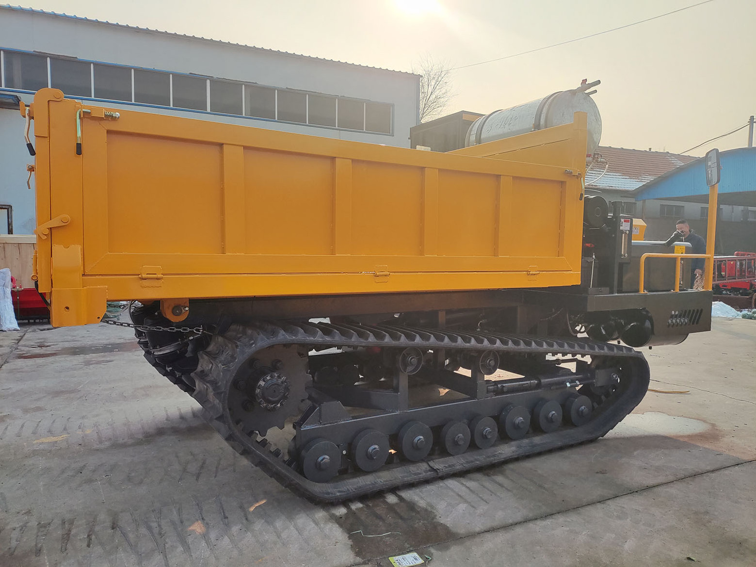 6-10 Tons Agricultural Dump Truck Mini Dump Woodland Mining Rubber Small Crawler Dumper Truck