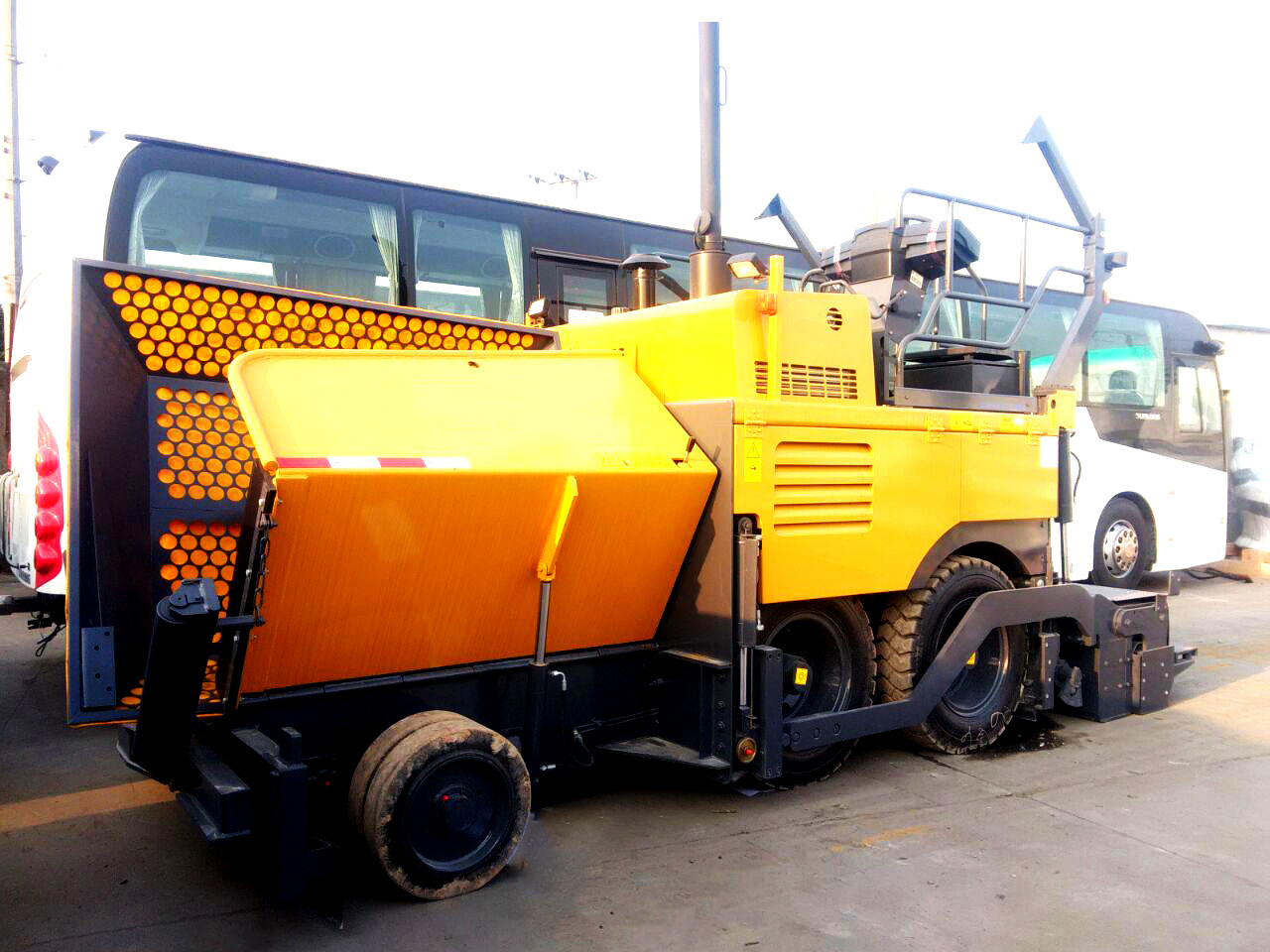 Chinese Road Machine Mini Wheel Asphalt Concrete Paver RP452L