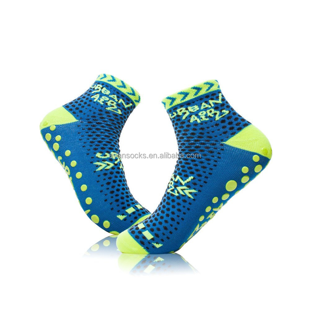 OEM Indoor Custom Cotton Trampoline Anti Slip grip Socks anti-slip trampoline park playground zone anti non slip jump socks