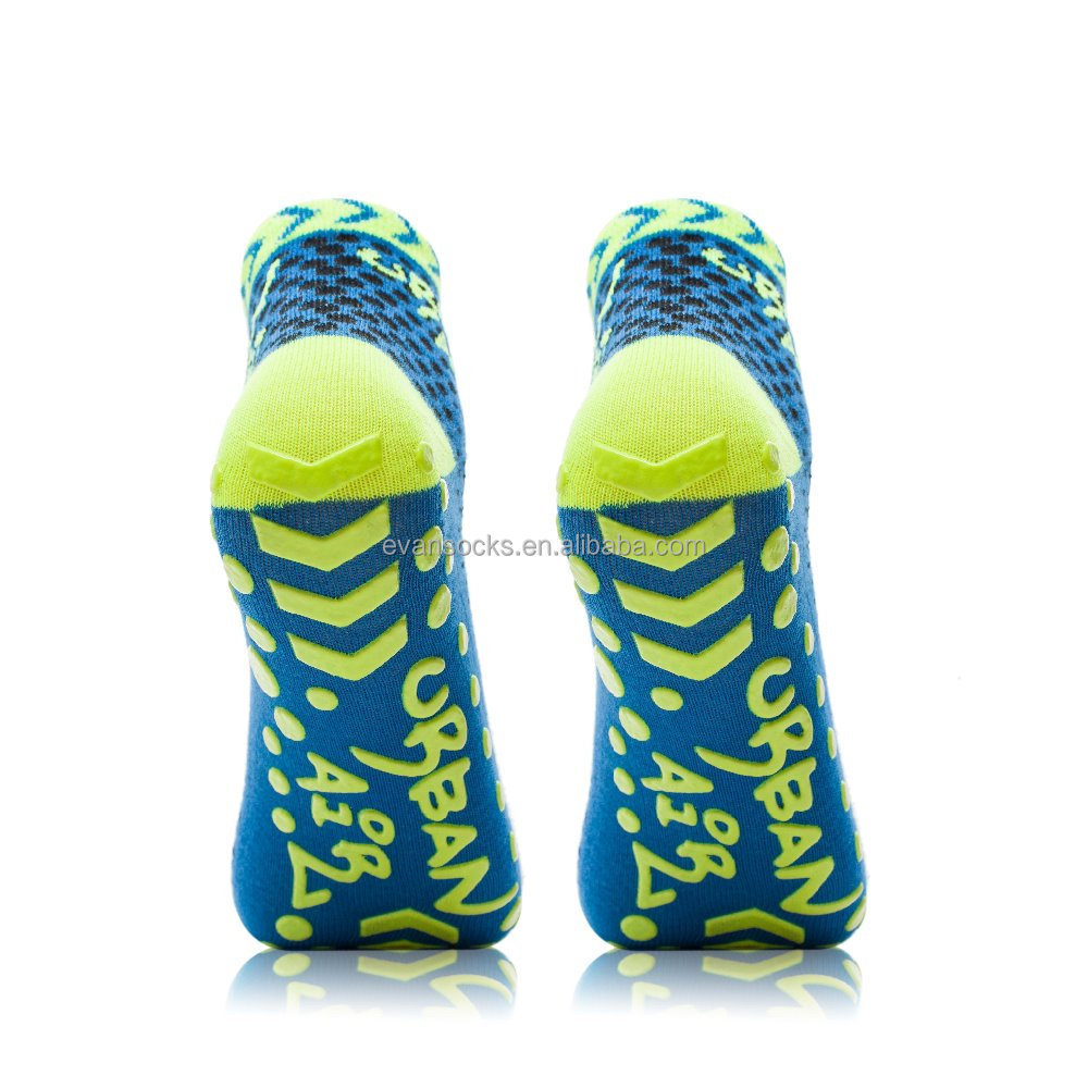 OEM Indoor Custom Cotton Trampoline Anti Slip grip Socks anti-slip trampoline park playground zone anti non slip jump socks