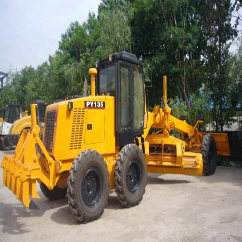 YUTONG Small Motor Grader Tractor Grader Mini Road Grader PY135C