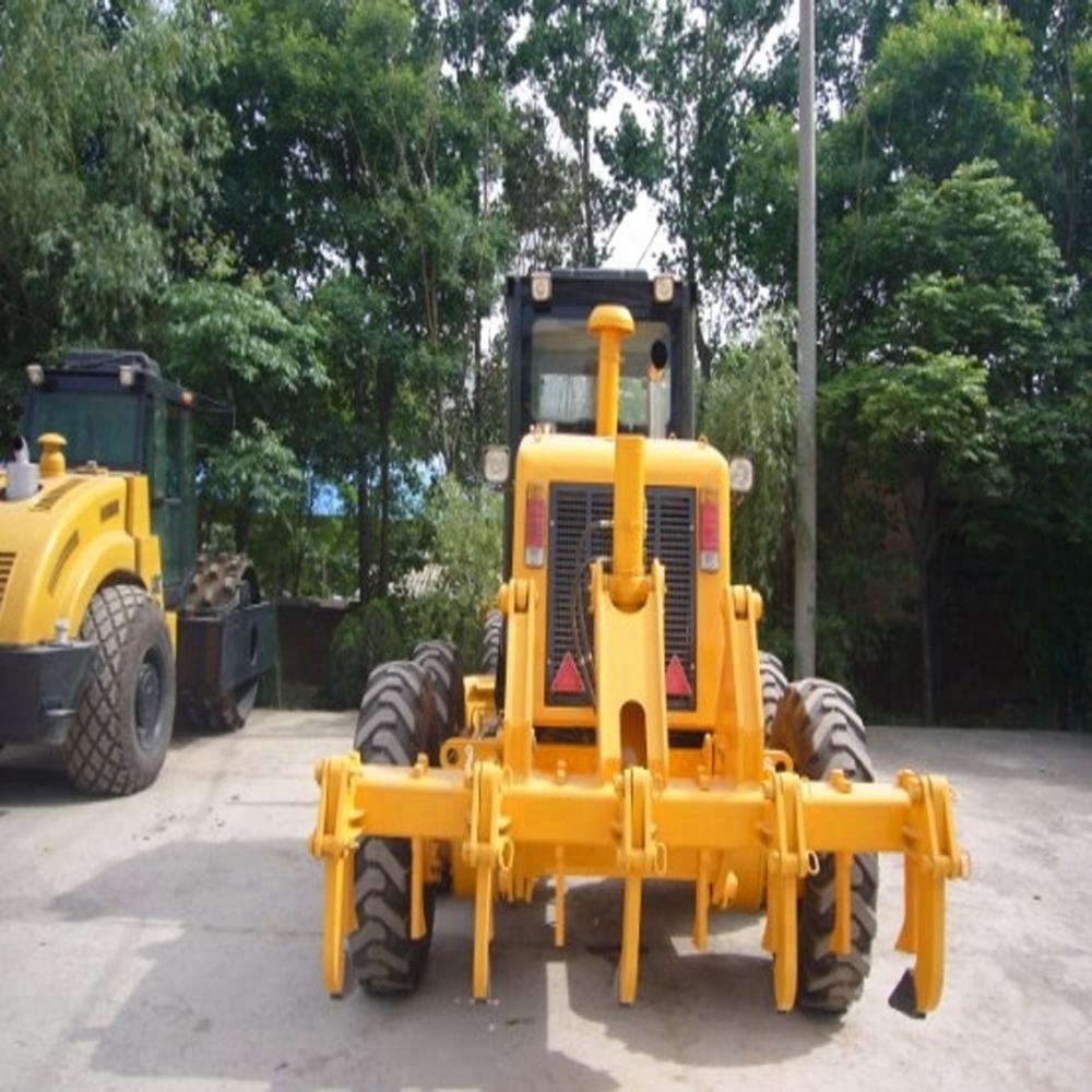 YUTONG Small Motor Grader Tractor Grader Mini Road Grader PY135C