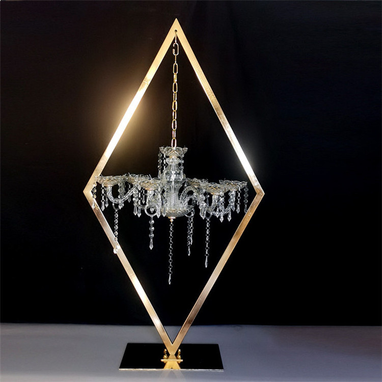 Vintage Antique Triangle Gold Acrylic Chandeliers Candlesbras Metal Wedding Large Crystal Candle Holder Stand Table Centerpieces