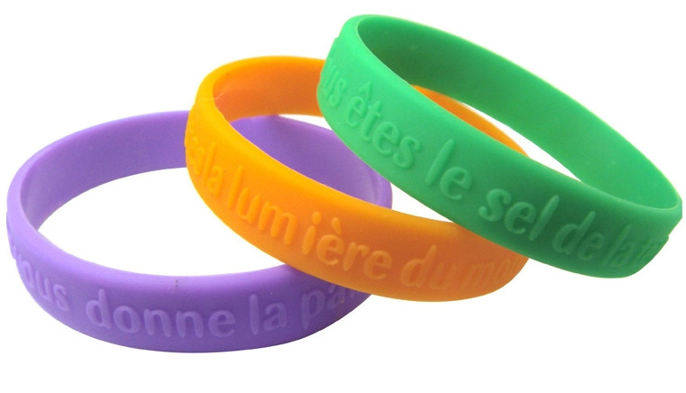 Wholesale cheap printing debossed silicon bracelet making machine bands custom silicon wristband for personalized gifts