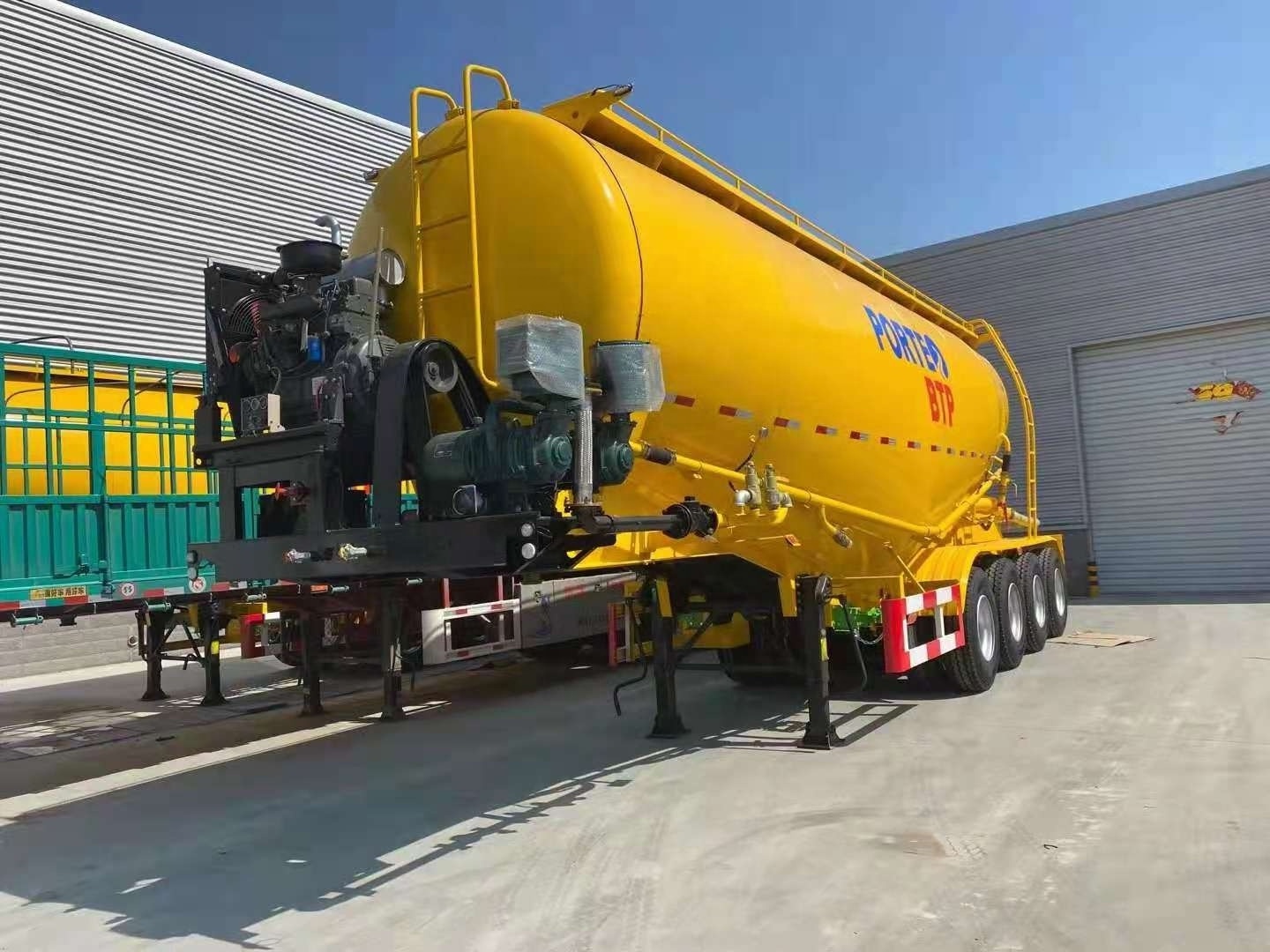 3 Axle 50ton 60ton V Type Fly Ash Cement Bulker Silo Tanker Tank Trailer